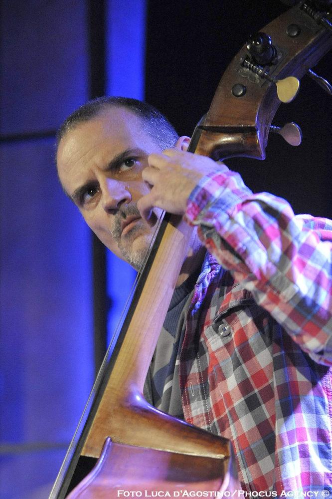 evento friuli music in village estensioni 2019 parte da carlino l8 agosto 2019 giovanni maier ph l dagostino 666x1000 Music in Village – Estensioni 2019 parte da Carlino l8 agosto 2019